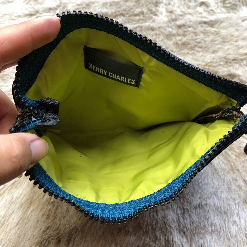 Makeup bag - Picture 3 of 4